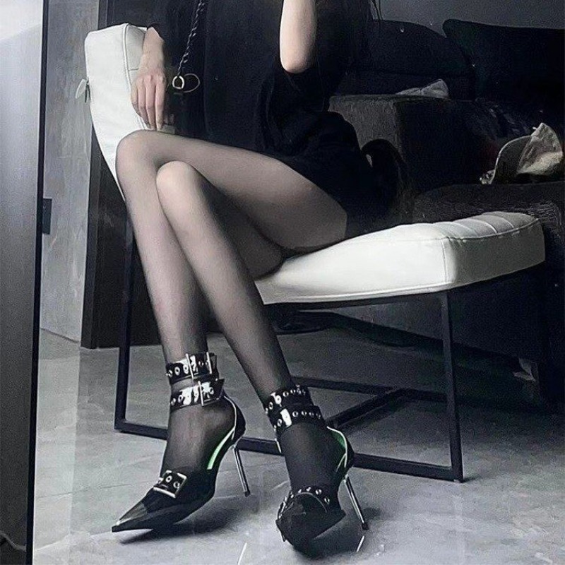 Super High Heel Metal Pointed  - Resistance Bands recension och pris